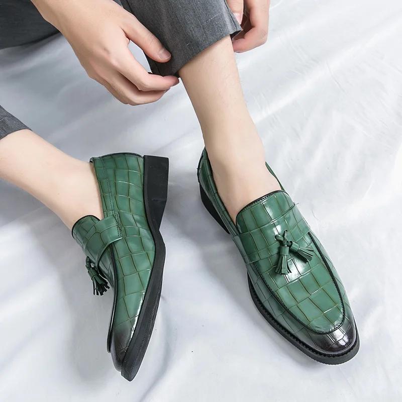 Spring and Autumn 46 Large Size Flowery Embossment Loafers Men's Business Casual Leather Leather Breathable British Foot Sets