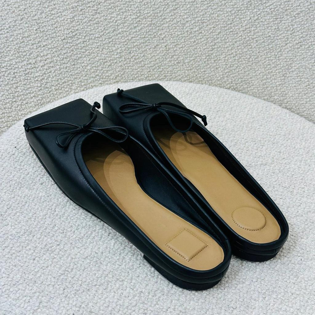 Leder Nischendesign Schleife eckiger Kopf flacher Boden Taschenkopf Halbschuhe Damen Oberbekleidung Frühling und Sommer neue Sandalen Einzelne Schuhe