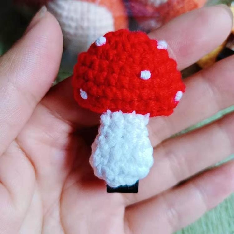 Crochet knitted Mushroom Hair Clips Sweet Cute Hair Barrettes Hairpin Decoration