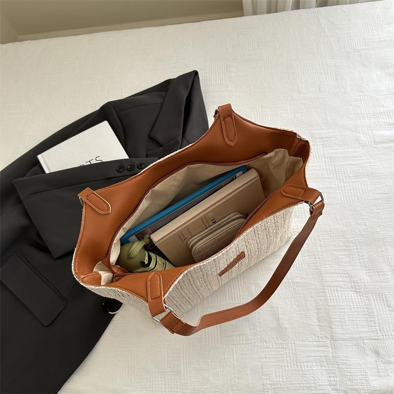 2025 New Autumn Casual Texture Simple Fashion Trend Niche Design Large Capacity Women's Shoulder Tote Bag