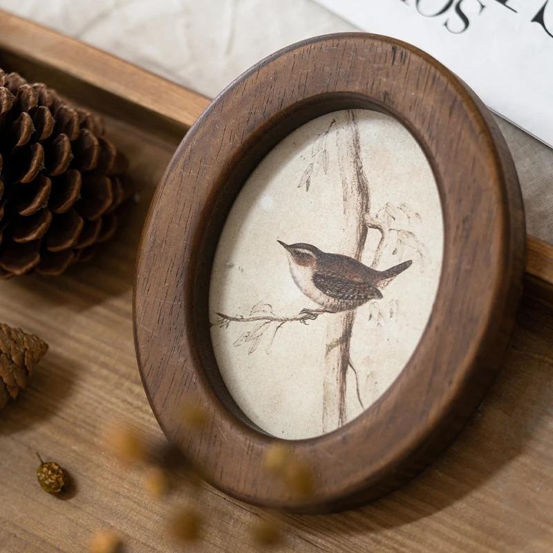 Antique Bird Wall Frame French Retro Living Room Decor Hanging Photo Display Artistic Avian Painting Timeless Elegance