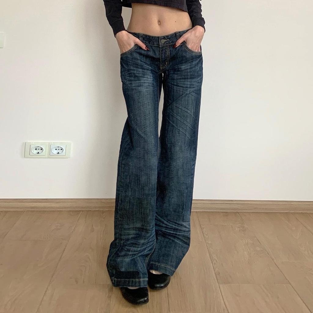 Retro Low-Waist Distressed Straight-Leg Jeans mit Katzenbart-Waschung