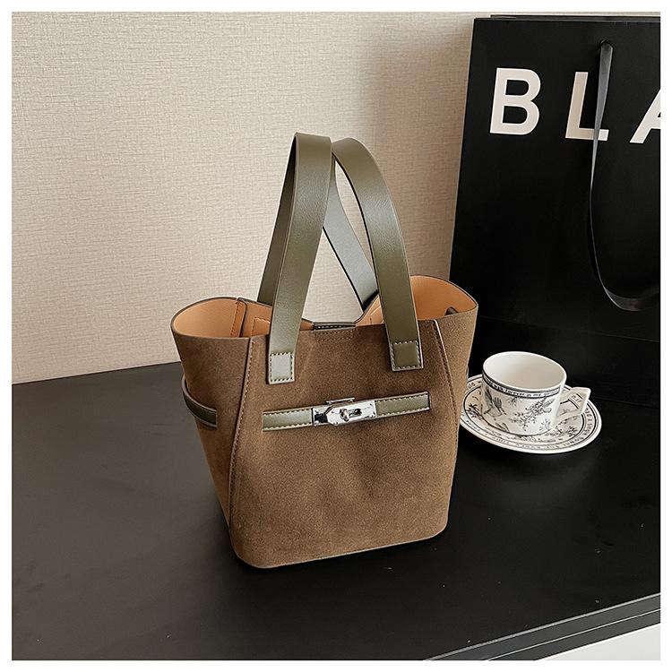 Niche bag women's shoulder bag retro suede niche design messenger bag bucket bag