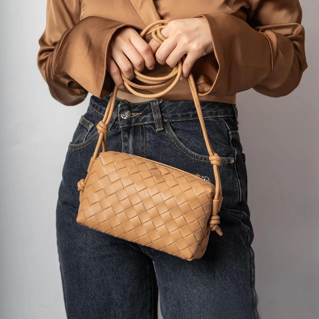 Genuine Leather Handwoven Bag Women's 2024 Versatile Small Square Bag Women's Mini Mobile Phone Bag Casual Cowhide Shoulder Messenger Bag