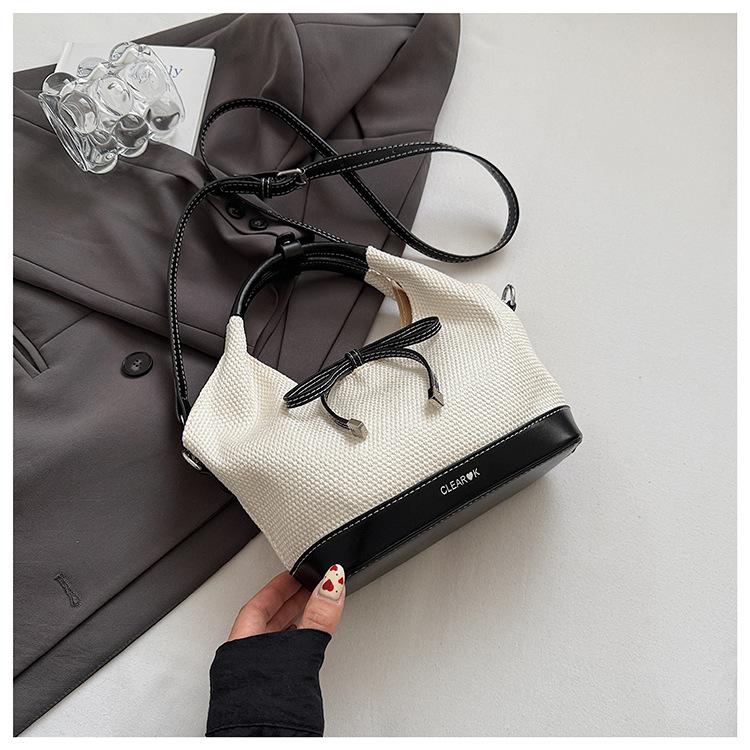 

Niche simple handbag women s bag 2025 new fashion underarm casual shoulder bag high value messenger bag