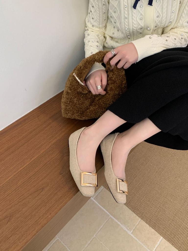 2025 Herbst und Winter neue runde Zehenpartie Knopf flacher Ausschnitt weiche Sohle Fußbedeckung vielseitige OL Pendler Innenkeilabsatz Damen Einzelne Schuhe