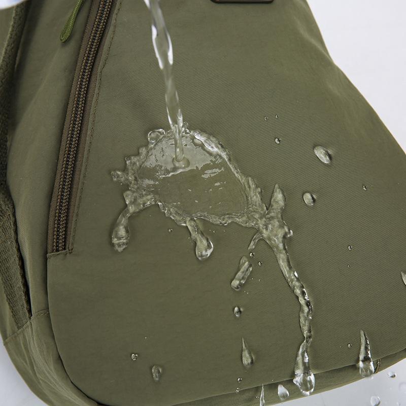 A Casual, Simple and Sporty Single-shoulder Crossbody Bag for Girls