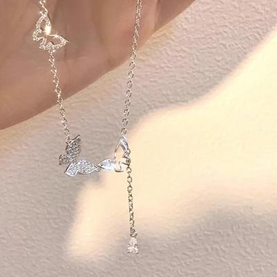 Collana con nappa a farfalla lucida da donna, squisita ed elegante, catena per clavicola, semplice temperamento, accessori per gioielli da donna, regalo