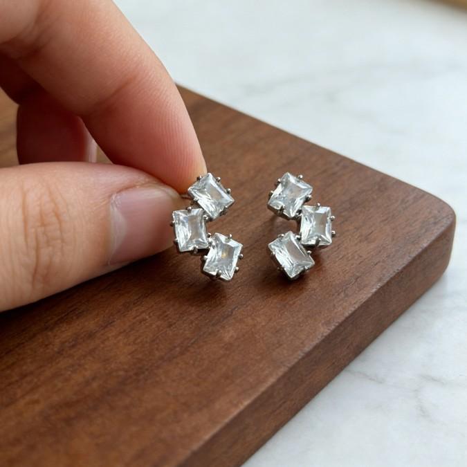 Популярные серьги-гвоздики с цирконами, простые серьги, оптовая продажа от производителей ювелирных изделий