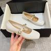 Neue einzelne Schuhe quadratische Spitze Französische flache Schuhe Außenbekleidung Schnallenriemen Mary Jane Schuhe
