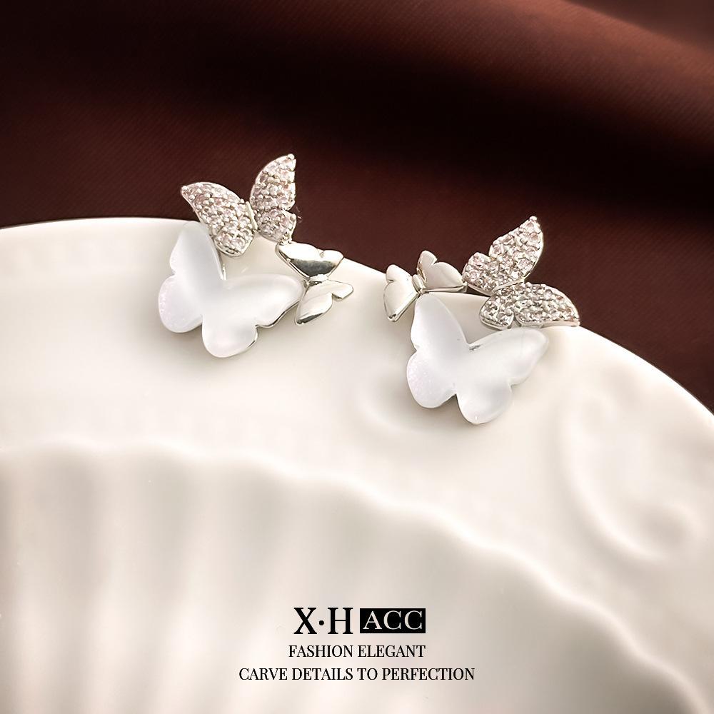 Simple Zircon Butterfly Earrings Light Luxury High-end Stud Earrings Temperament Fashionable Sweet Pearl Earrings Women