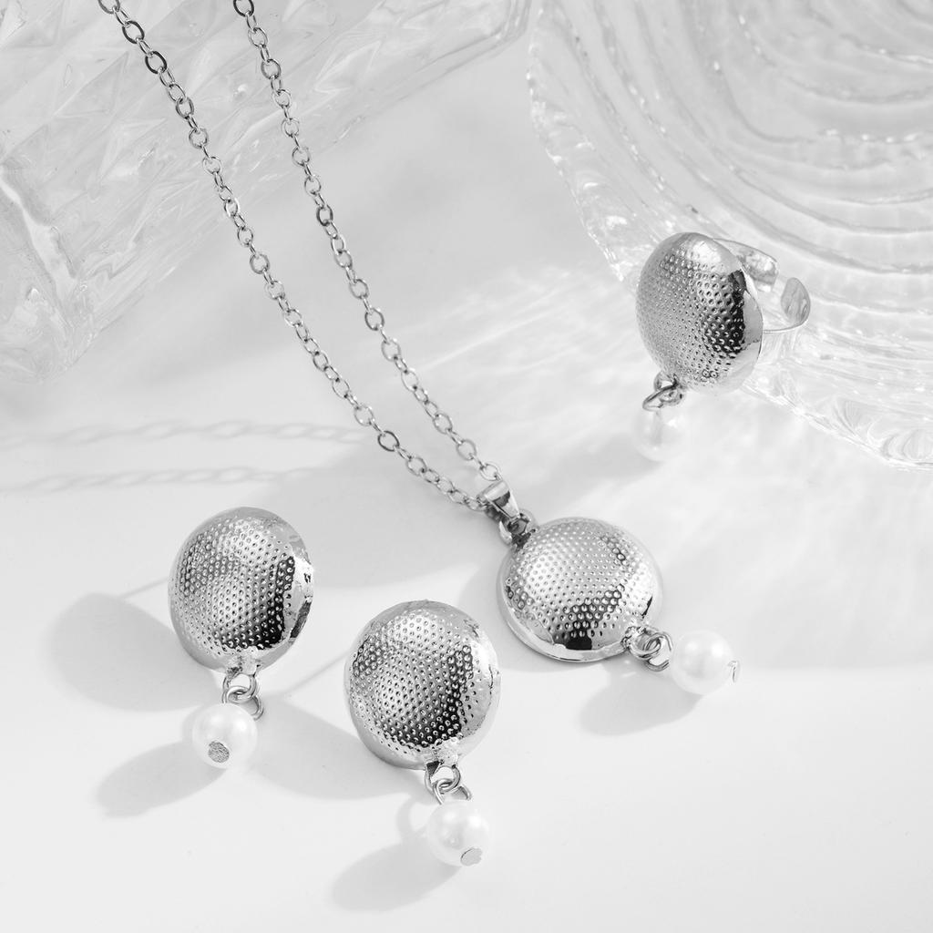 Europäischer und amerikanischer neuer Modestil ist geometrischer runder Ohrschmuck, Nischen-High-End-Imitationsperlenring-Halskette