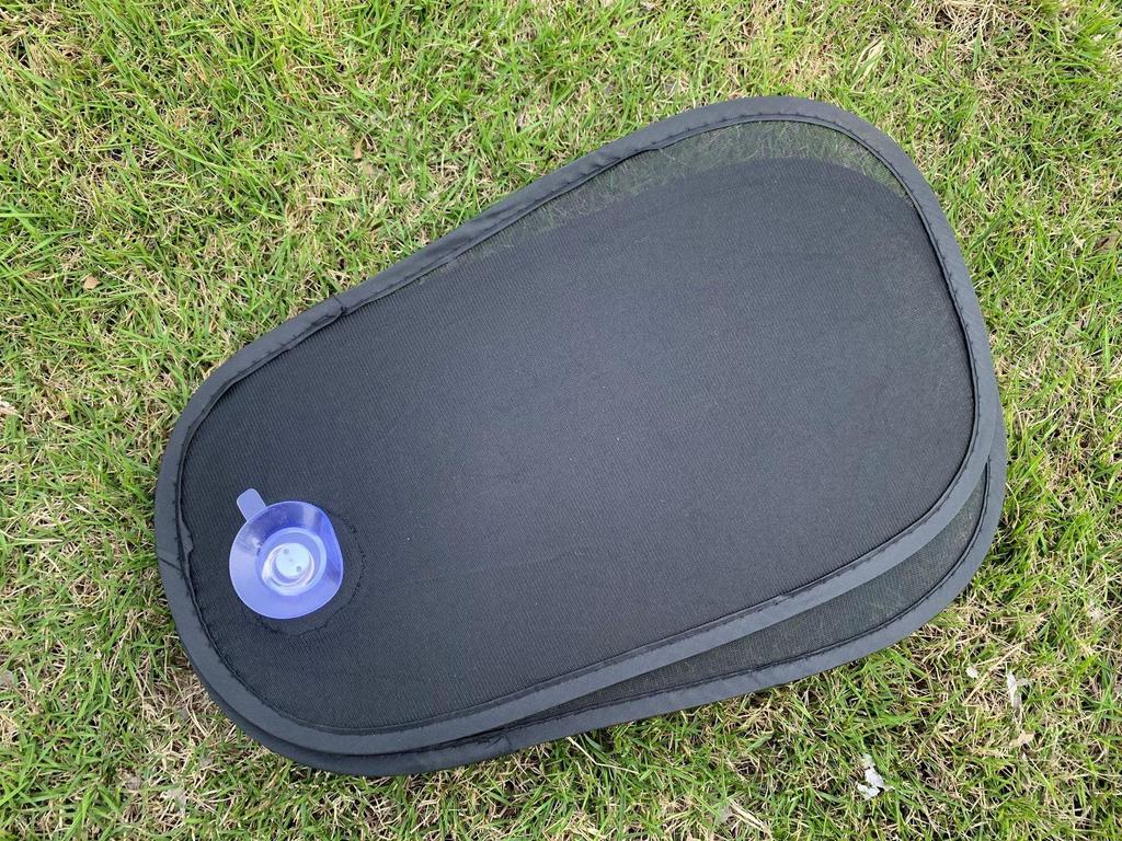 Adjustable Anti-UV Car Sunshade with Suction Cups - Provides Heat Insulation and Protection Without Obstructing View