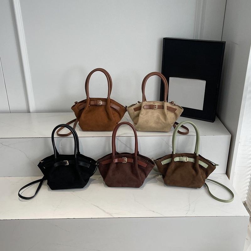 A Trendy and Fashionable Commuting, Simple and Casual, High-end Quality Single-shoulder Hand-carry Crossbody Bag