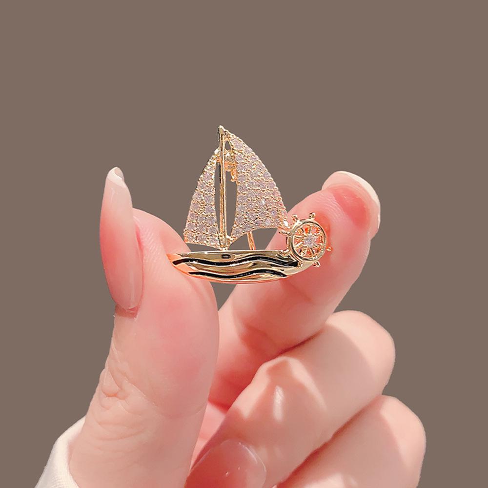 Elegant Sailboat Brooch: Unisex Pin with Anti-exposure Clasp, Perfect for Suits