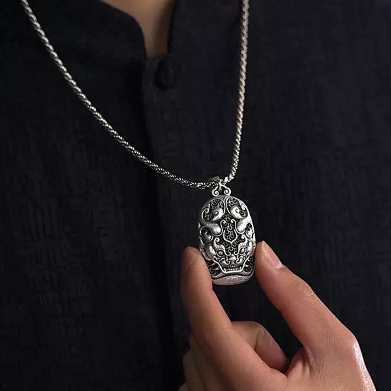Xiangxu Guochao Retro Gold Pixiu Necklace for Men and Women - Ethnic Jewelry Couple Pendant