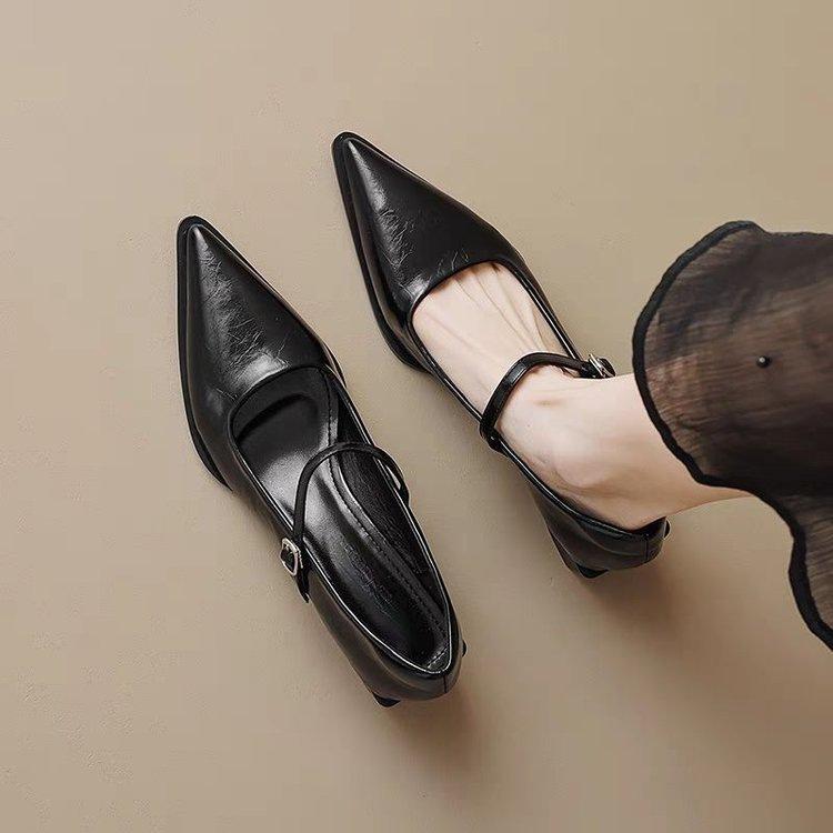 

French Mary Jane single shoes women s sheepskin version 2025 new spring and summer temperament pointed high heels single shoes women s one-word buckle 34