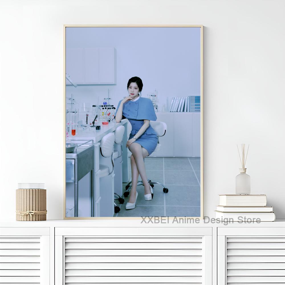 

1 шт. Kpop Girl Group T-Twice Formula of Love Album Concept Poster Sticker Спальня Кабинет Настенная картина Украшение дома 21cm×30cm NoFrame