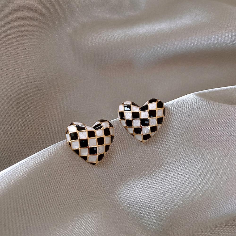 Silver Needle Korean Version Elegant Black and White Plaid Earrings