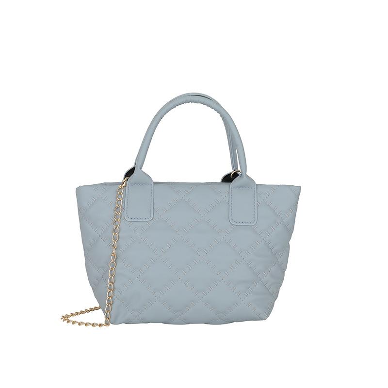 

Корейська версія з вишитою ниткою в формі ромба, м’яка сумка з ПУ, нова весняна сумка 2024 року для приміських поїздок великої місткості, текстурована коса сумка через плече синій