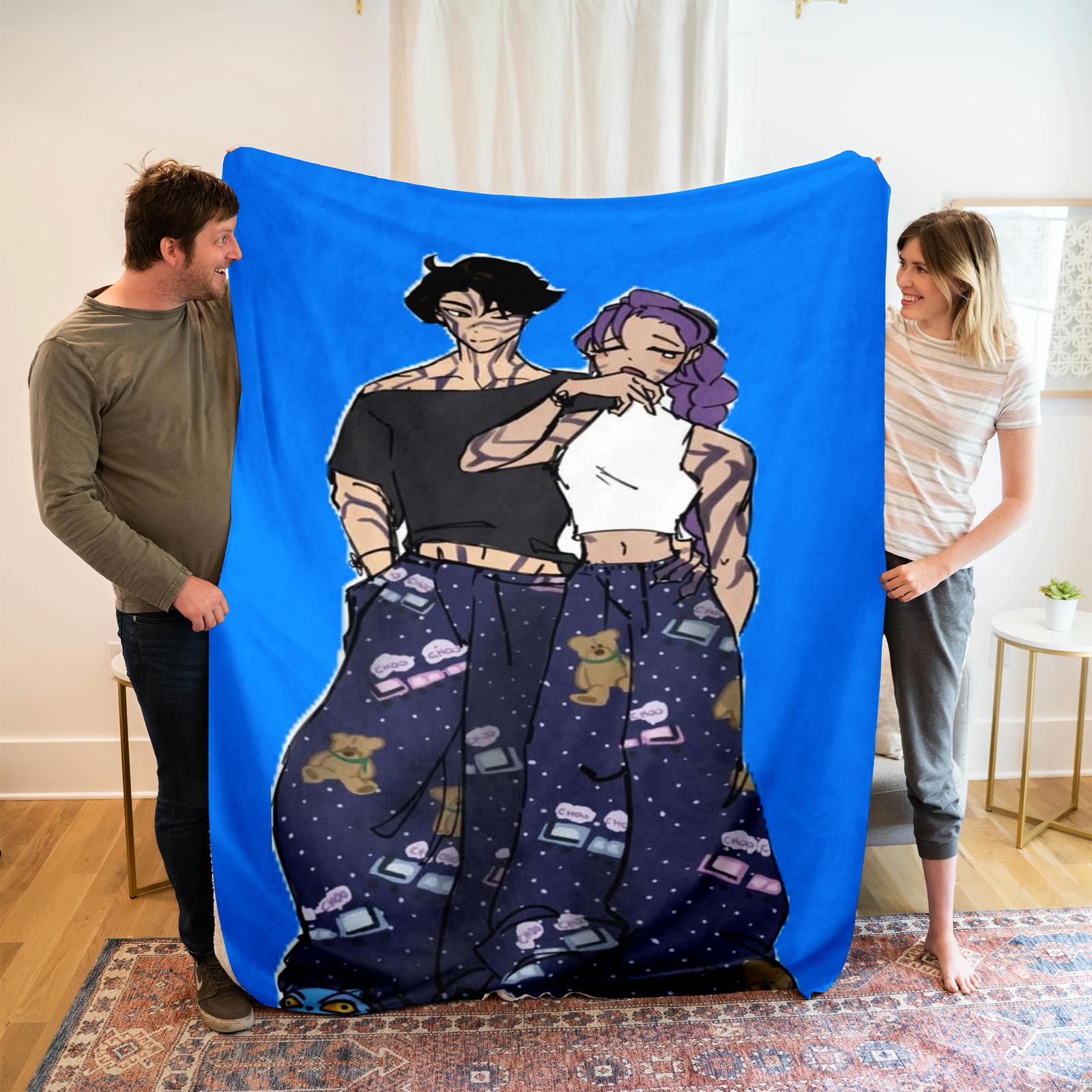 

Этот уютный плед украшен принтом «И» и «», вдохновленным девушками-ведьмачками, демонстрирующим персонажей в действии. One Size