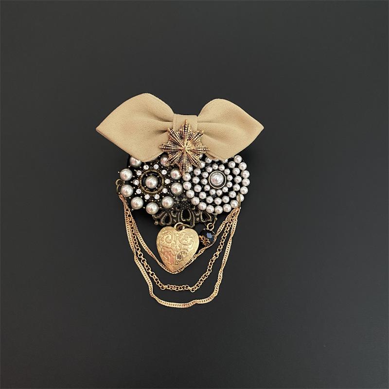 Classic Women Elegant  Number Pearl Crystal Brooch Badges Chains Tassel Exquisite Vintage Casual Suit Coat Pins Buckle Brooches