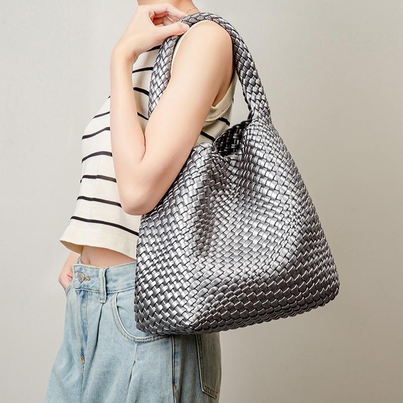 New Large-capacity Mother and Child Bag Fashion Trend Armpit Bag Simple Pure Woven Women's Bag