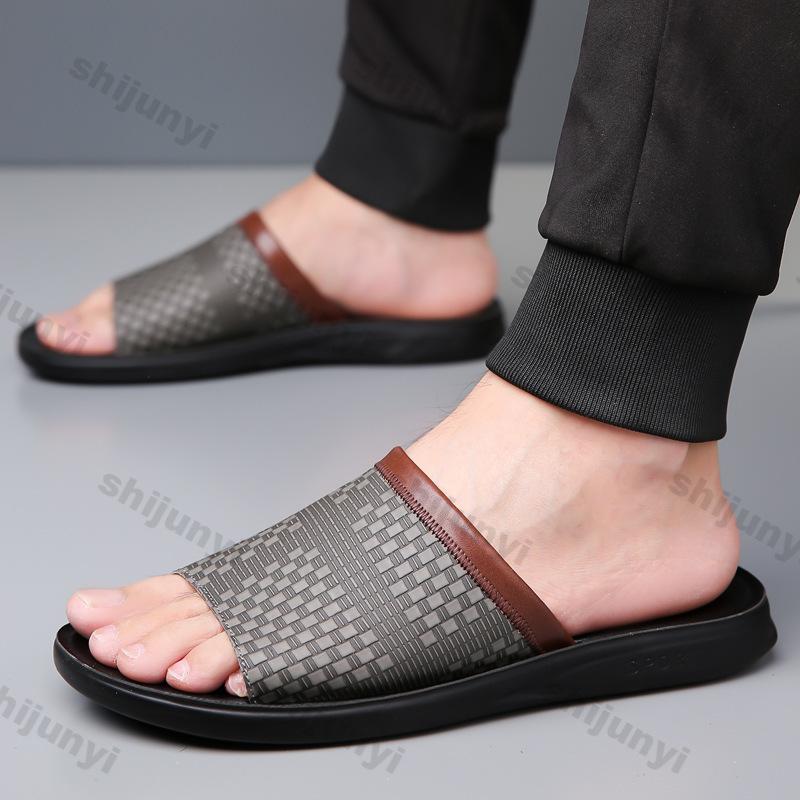 Fashion Large Size Men's Shoes 2025 Summer New Breathable Lightweight Comfortable Slippers Fashion Soft Sole Beach Shoes Non Slip Flats