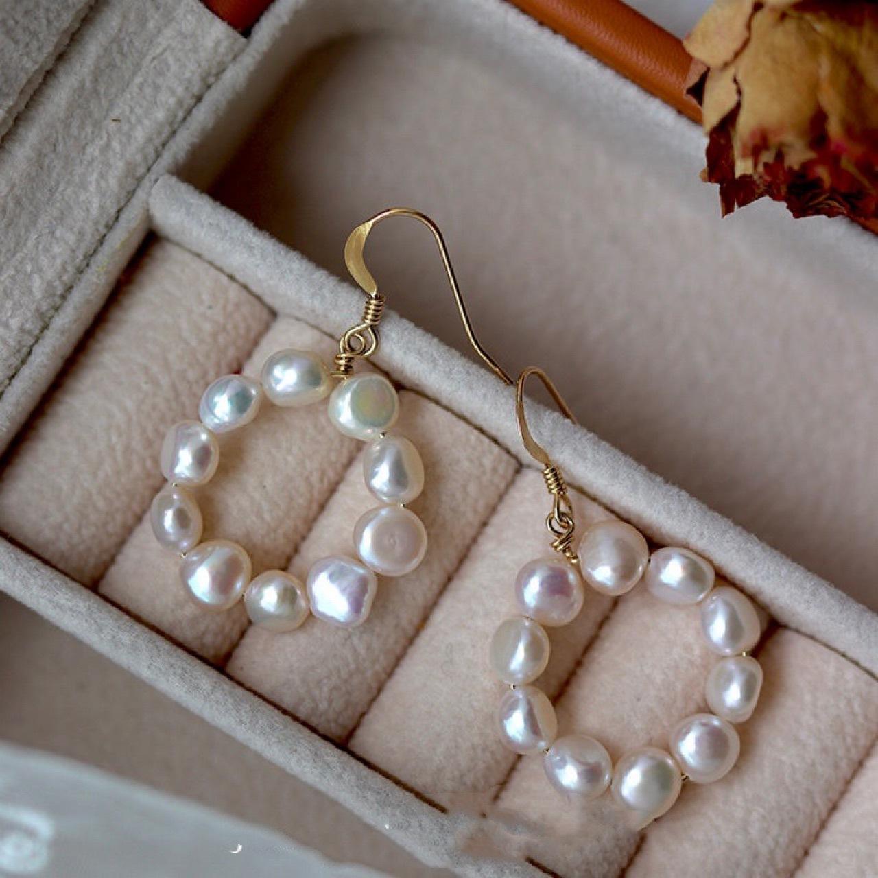 Natural strong light Baroque freshwater pearl earrings 14k gold versatile circle French romantic elegance ins S925 silver ear hook