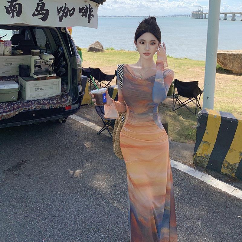 Sunset Tie-dye Printing Swing Collar Hip-wrapped Dress, Feminine Temperament, Slim Waist and Thin Seaside Vacation Dress