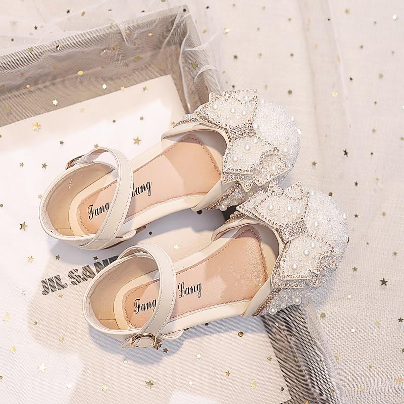 

Сандалии с цветочным узором для девочек, летние, новые, стильные, жемчужные, принцессные туфли для маленьких девочек, корейская версия, элегантные детские туфли с кристаллами 36 белый