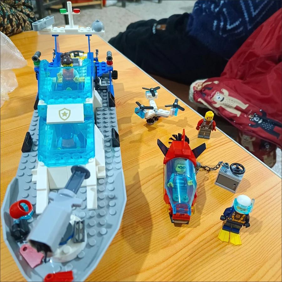 276PCS City Series Sea Speedboat Police Patrol Boat Building Blocks 60277 Shark Submarine Model Bricks DIY Toys For Kids Gifts