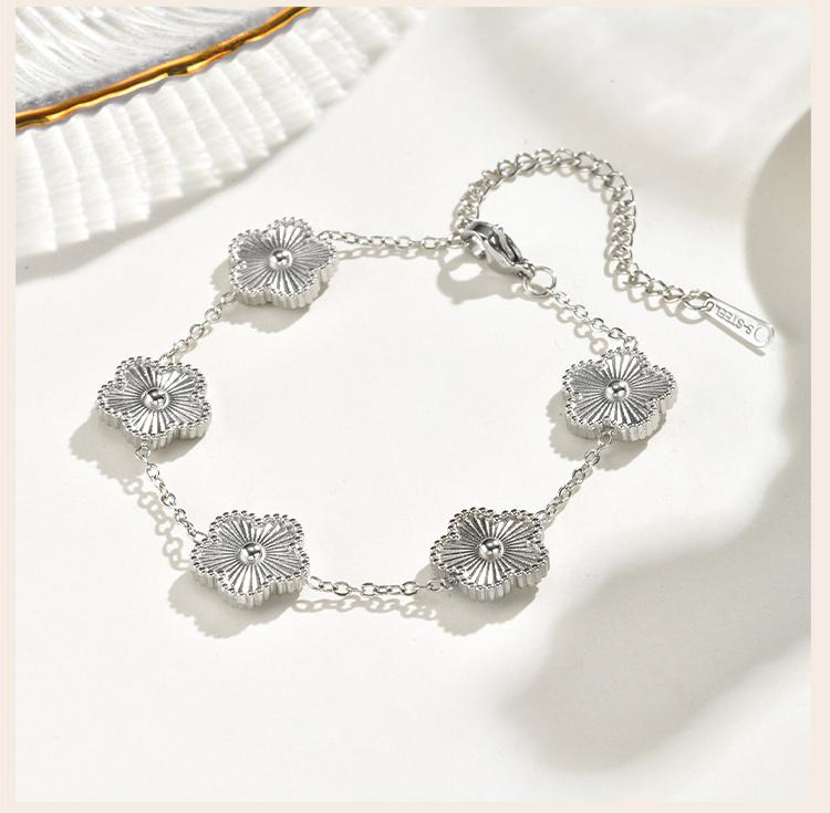 Women Flower Charms Bracelet 18K Gold Plated, Stainless Steel Lucky Flower Link Wrist Jewelry Birthday Gift