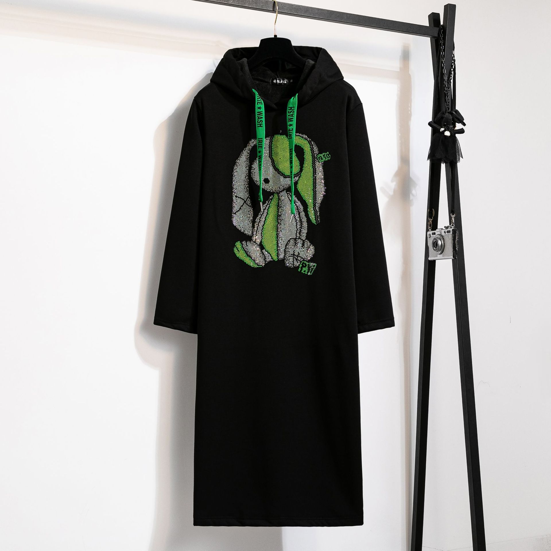 

Плюс Размер Женское Осень и Зима Свободное Длинные Рукава С Капюшоном Бархатное Платье С Капюшоном Средней Длины 4XL