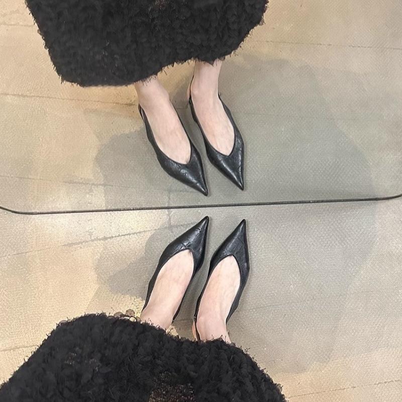202 New Gentle Fairy Style Evening Shoes French Temperament Wedge Heel Pointed Back Empty Muller Shoes Bag Head Sandals Women