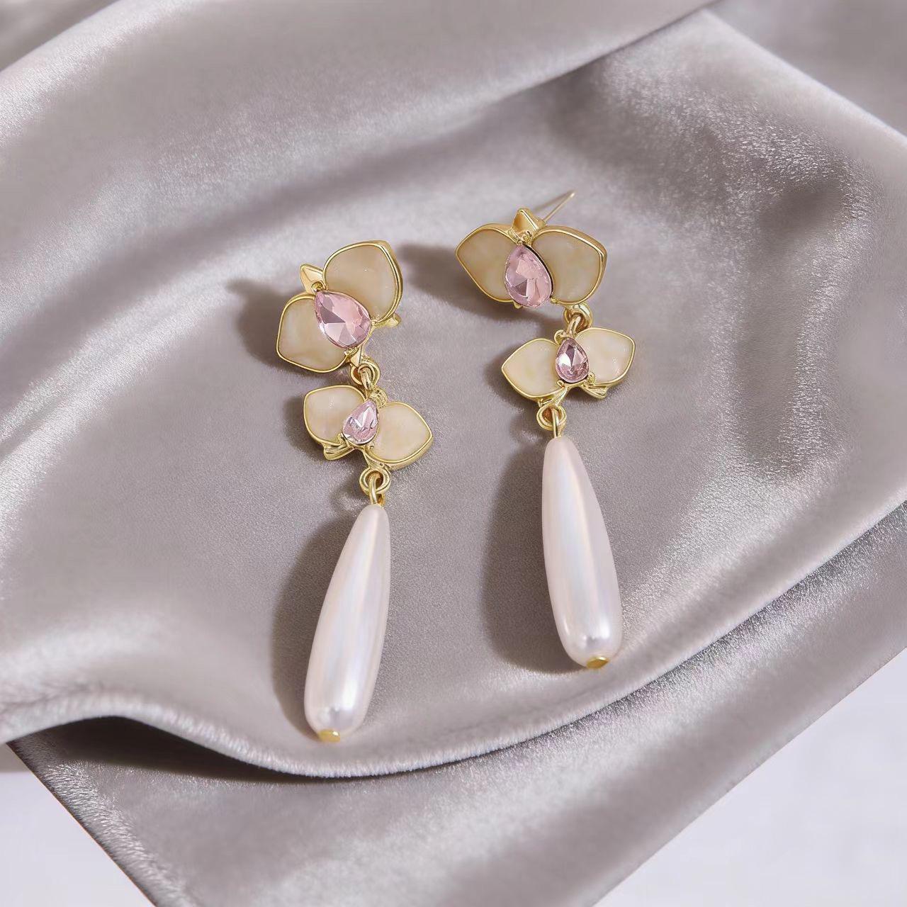 Elegant Pink Zircon Water Drop Pearl Stud Earrings: Retro Chinese Dripped Glaze for Women