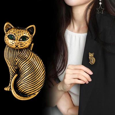 Broche Style Rétro Forme de Chat Assis Design Épingle Texture Fine Technologie Texture Poil de Chat Broche Animale Broche Bijoux