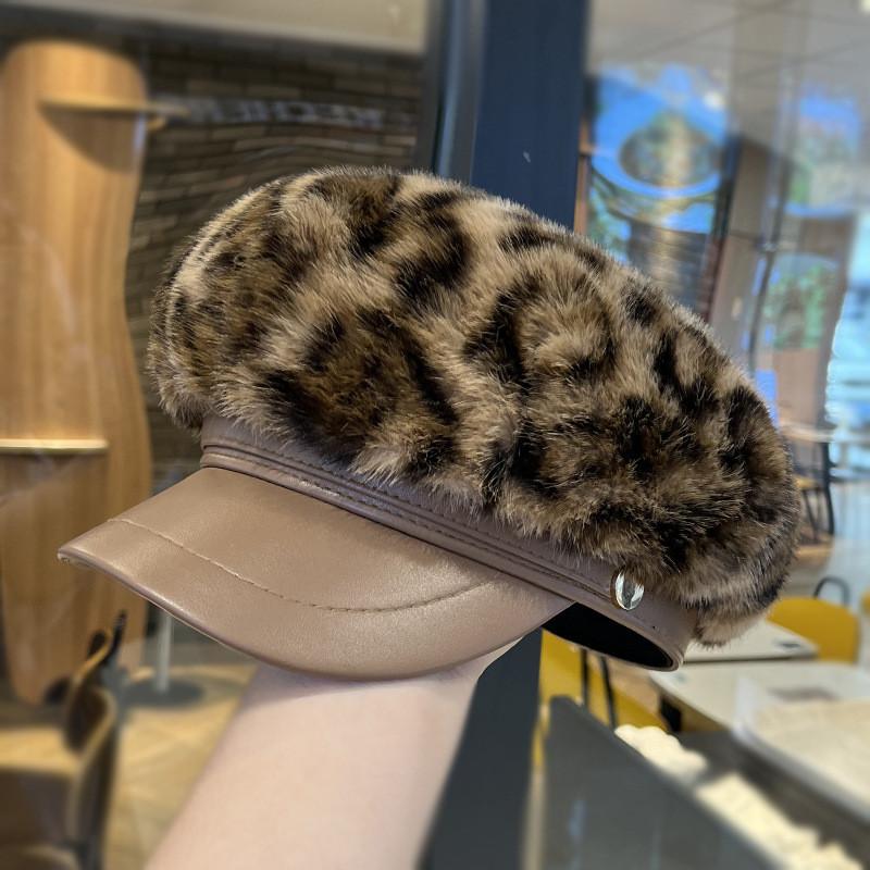 Leopard Print Newsboy Cap With Round Top And Stylish Design For Urban Commuting