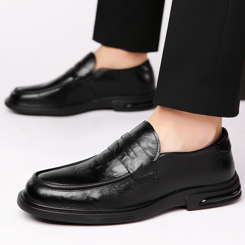 Leather Doudou Shoes Men's 2025 Spring New Breathable One-pedal Men's Loafers Soft-soled Versatile Casual Leather Shoes