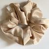 oar Glossy Satin Scrunchies [Beige]
