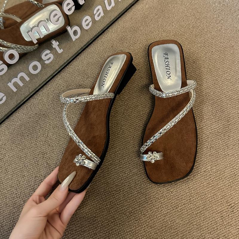 Rhinestone sandals outer wear women's 2025 summer new low-heeled square head cover toe fairy style with skirt beach sandals