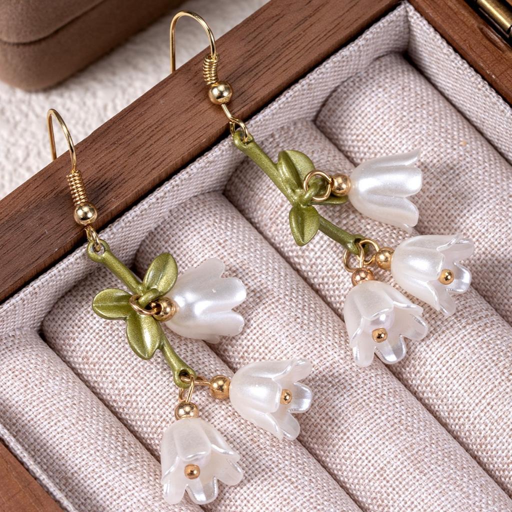 Green Lily of the Valley Ear Hook Mori Summer Fresh and Sweet Xianfan Personality Earrings