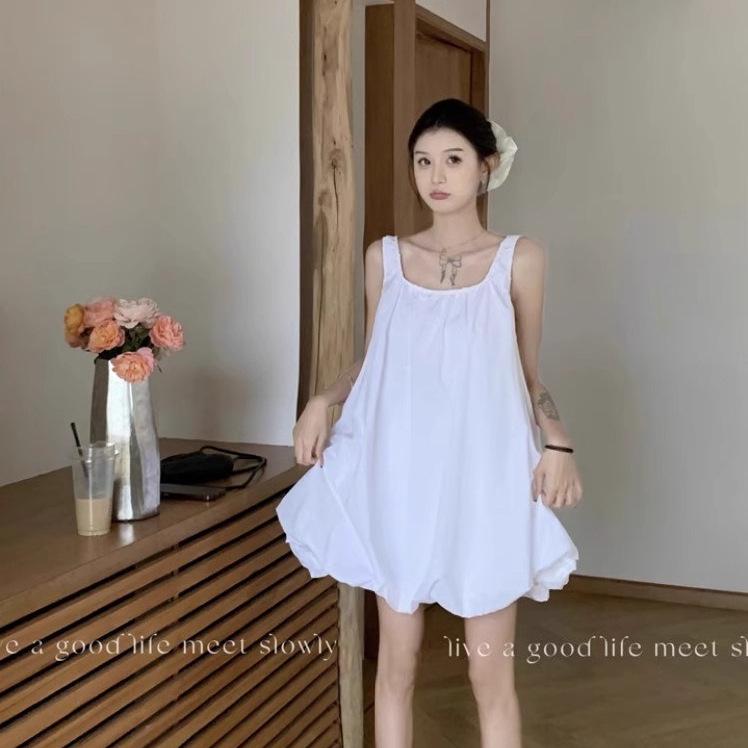 Indifferent Style: Chic Black Tulip Dress - Minimalist, Sleeveless, Loose Fit for 2026 Summer