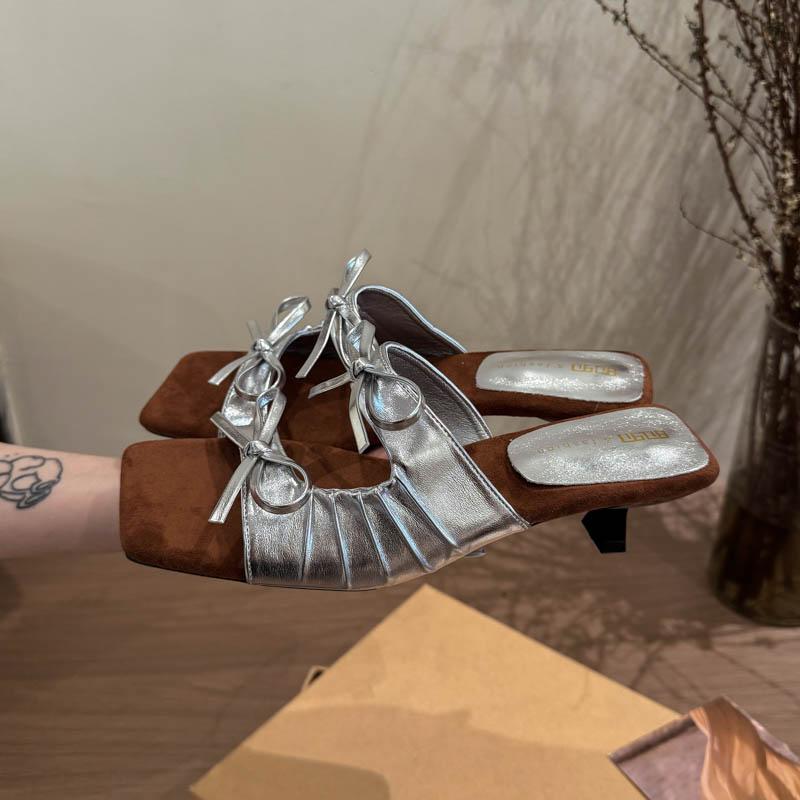 Moda 2025Designer Verão Nó Borboleta Dedo Aberto Moda Slip-On Elegante Salto Grosso Chinelos de Vestido para Mulheres