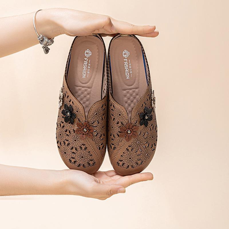 Summer's New Mom Shoes, Hollowed-out Croquet Shoes, Soft-soled Anti-slip Sandals for Middle-aged and Elderly People, Women's Flat Flat Flip-flops