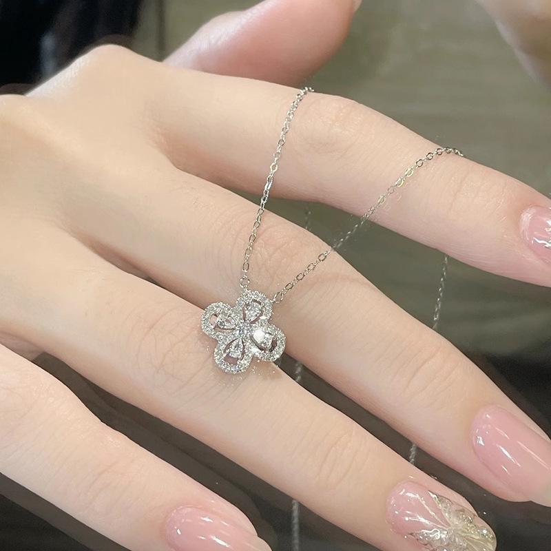 Flash Diamond Zircon Four-Leaf Clover Necklace Women'S Light Luxury High-End Pendant Titanium Steel Non-Fading Collarbone Chain