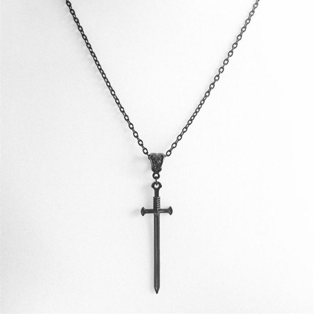 Collier Pendentif Épée Noire Aiguë Exquise Gothique pour Femmes Hommes Punk Fête d'Halloween Accessoires Bijoux Vampire Cadeaux