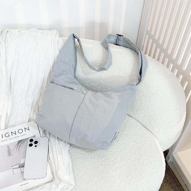 

Новая весна 2025 нишевый дизайн большая вместимость сумка на плечо модная сумка-мессенджер для поездок на работу большая вместимость сумка-тоут