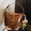 Hand carry trendy bucket bag women's autumn new niche fashion simple shoulder bag high value casual women's bag