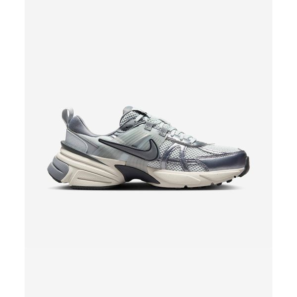 Nike V2K Run Platino Puro Grigio Lupo Scarpe da Ginnastica da Donna Grigio Freddo Metallizzato-Grigio Freddo FD0736-003